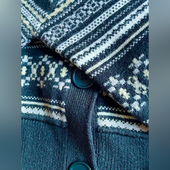 Twik by Simons | Cropped Knitted Cardigan - Picture 2 of 5